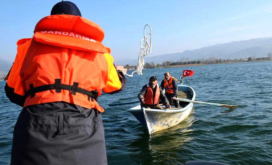 İznik Gölünde Can Pazarı