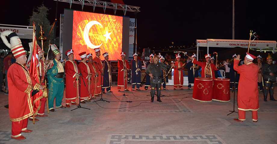 Demokrasi Nöbetinde Mehteran Coşkusu