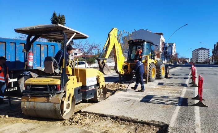 Kocaeli Gebze'de bozulan yollar asfaltlandı 