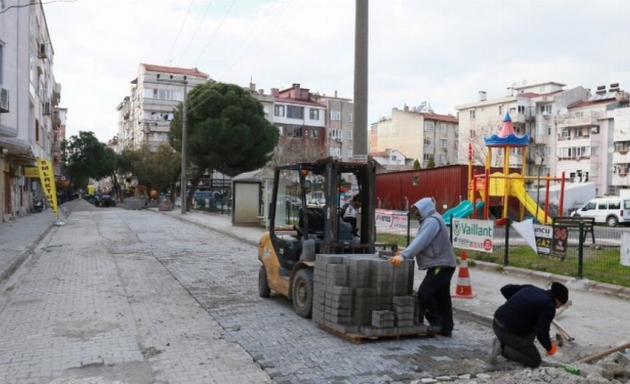 Balıkesir Edremit Belediyesi dört koldan yol yapıyor 