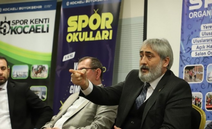 Kocaeli'nde spor okulları antrenörlerine hizmet içi eğitim