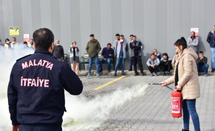 Malatya Büyükşehir İtfaiyesi yangın eğitimlerini sürdürüyor 