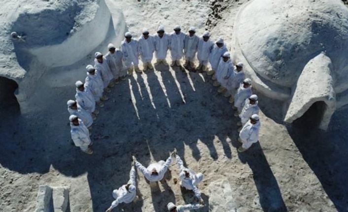 Tunceli'de Mehmetçik zorlu kış eğitimini başarıyla tamamladı