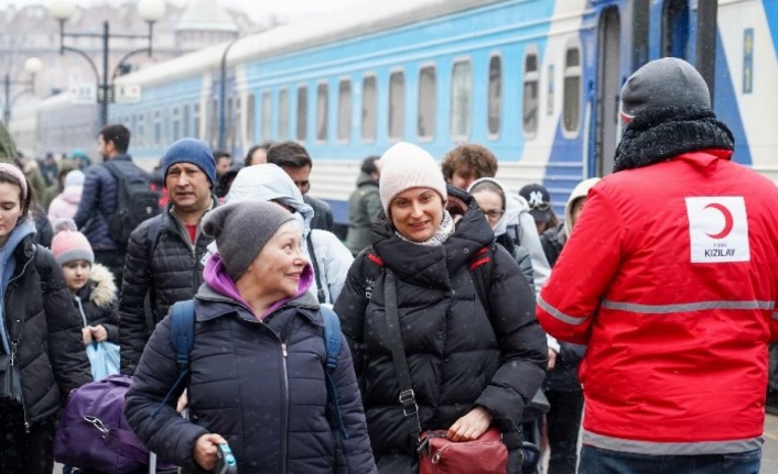 Türk vatandaşları Kiev'de yaşanan insani krizi Kızılay'a anlattı 