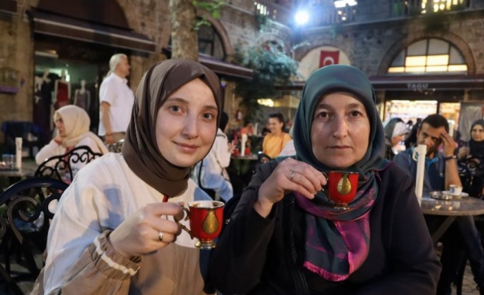 Bursa Koza Han'da hatırlı sohbet