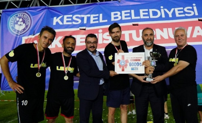 Bursa Kestel’de Ayak Tenisi'nde ödüller sahiplerini buldu