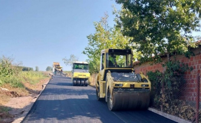 Kocaeli'de Kandıra Bozburun-Kanatlar yoluna asfalt