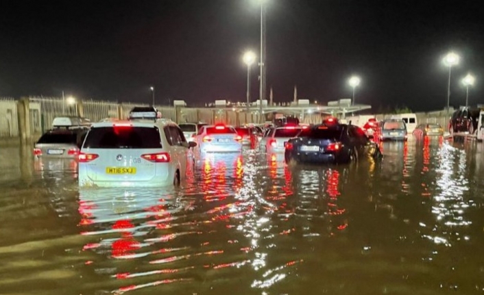 Edirne Kapıkule'deki su baskının ardından temizlik sürüyor