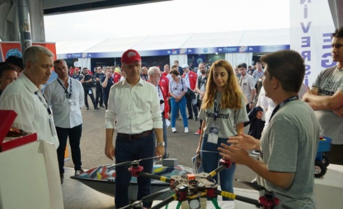 YÖK Başkanı'ndan Ege Üniversitesi standına ziyaret