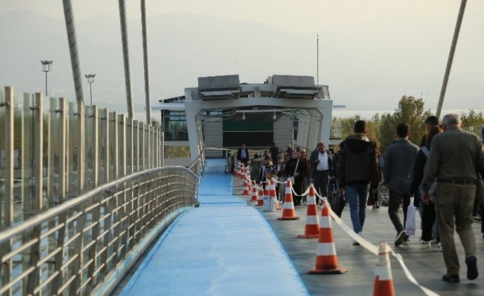 Kocaeli'de Mimar Sinan üstgeçidinde bisiklet yolu