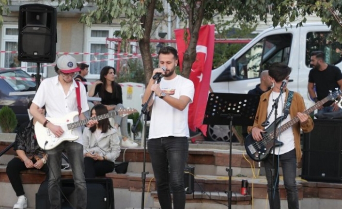 Kütahya'da gençler sokak konserleriyle buluştu