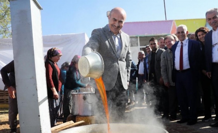 Mardin Valisi Bağ Bozumu Kültür ve Sanat Festivali'nde