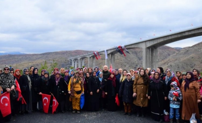 Bakan Karaismailoğlu: Laf değil eser üretiyoruz