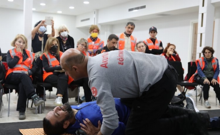 Bu eğitim kaçmaz! Afet gönüllüsü olun, eğitimle hayat kurtarın