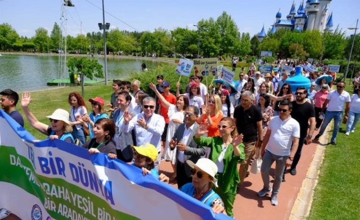 1 yıl boyunca çevre için çalıştılar