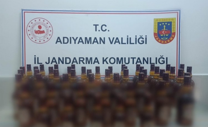 Adıyaman'da jandarma 51 şişe bandrolsüz alkole el koydu