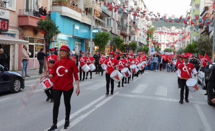 Gemlik'te 'Körfez Halk Bandosu' renk kattı