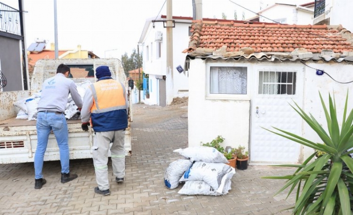 İzmir Güzelbahçe'de sıcak destek