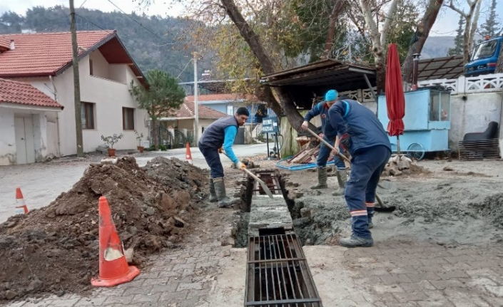 Manisa Allahdiyen'de su taşkınlarına önlem