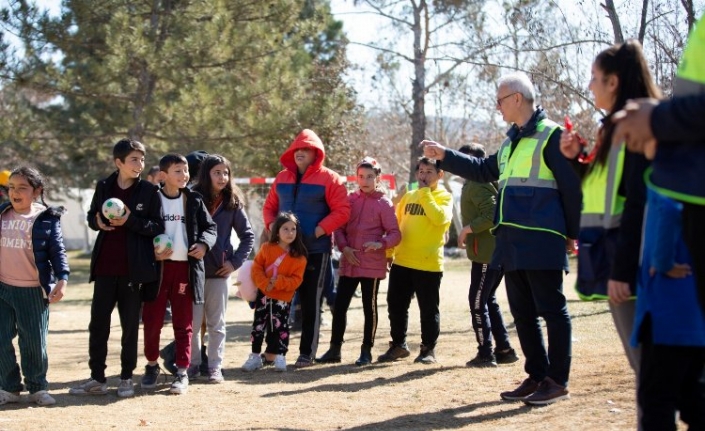 THF'nin Hentbol Gönüllü Timi Pazarcık'ta