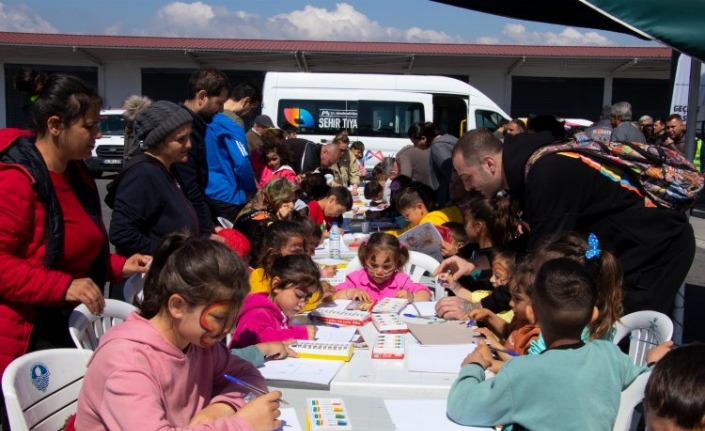 Depremzede çocuklar Çizim Atölyesi’nde buluştu