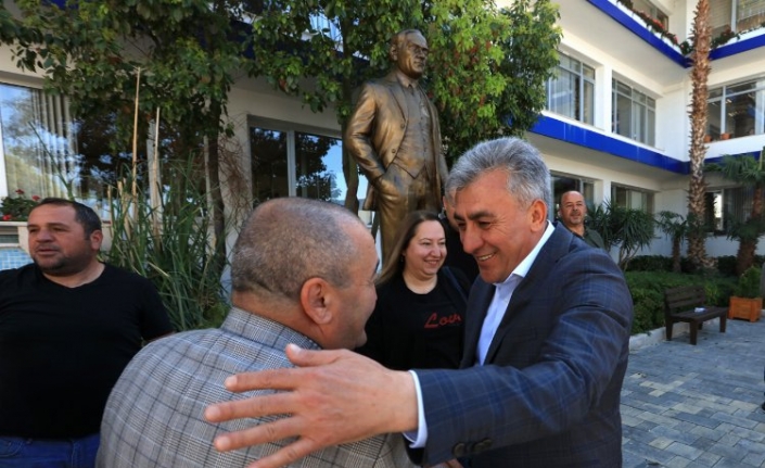 EYT’li çalışanlardan Güzelbahçe Belediyesi’ne veda