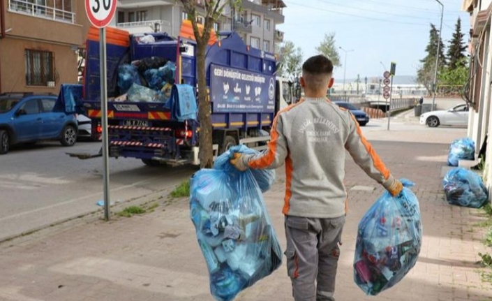 İnegöl'de 4 yılda 31 bin ton atıkla gelecek kurtuldu