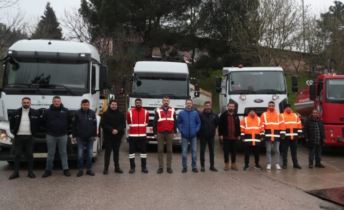 İzmit Belediyesi iş makinelerini Adıyaman'a yolladı