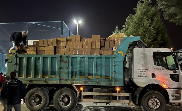 Manisa Büyükşehir'den Yayladağı ve Altınözü’ne erzak desteği