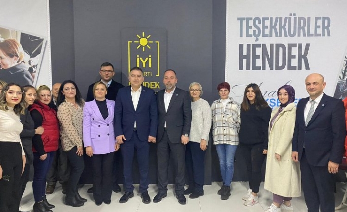 Sakarya'da İYİ Parti'den toplu kayıt ve iftar