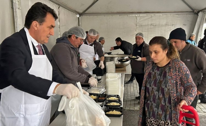 Sıcak iftarlıklar Başkan Dündar'dan