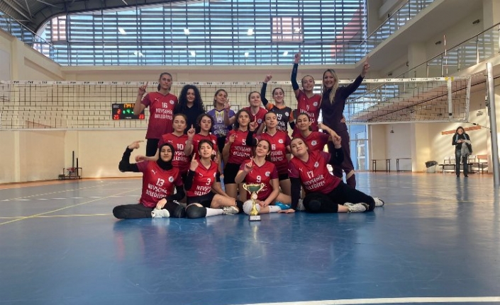 Voleybolda Nevşehir Belediyesi rüzgarı