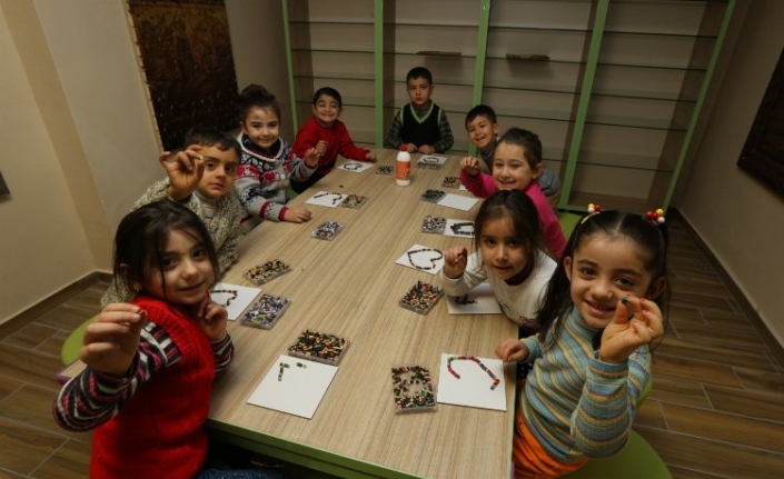 Gaziantep'ten ara tatilde çocuklara kitap sürprizi