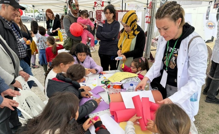 Gemlik Konteyner Kentte çocuklara 'bilim' morali