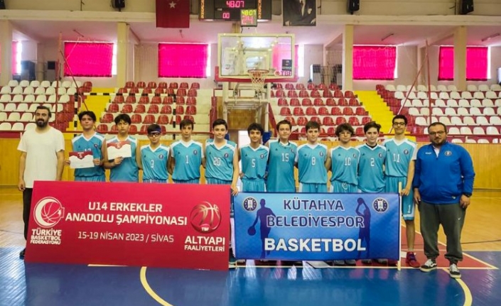 Genç basketbolculardan Türkiye başarısı