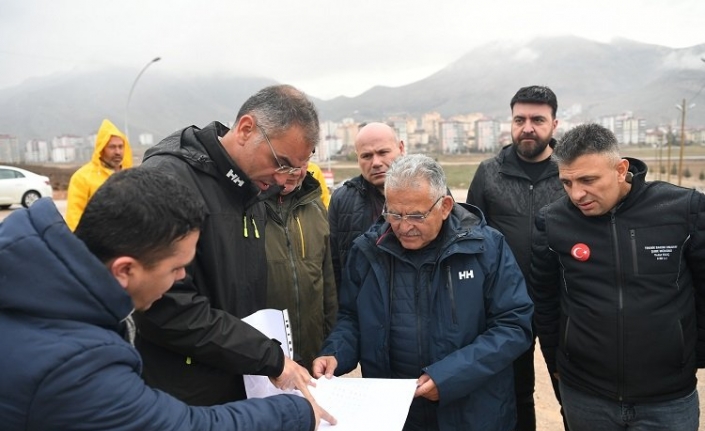 Kayseri canla başla deprem yaralarını sarıyor