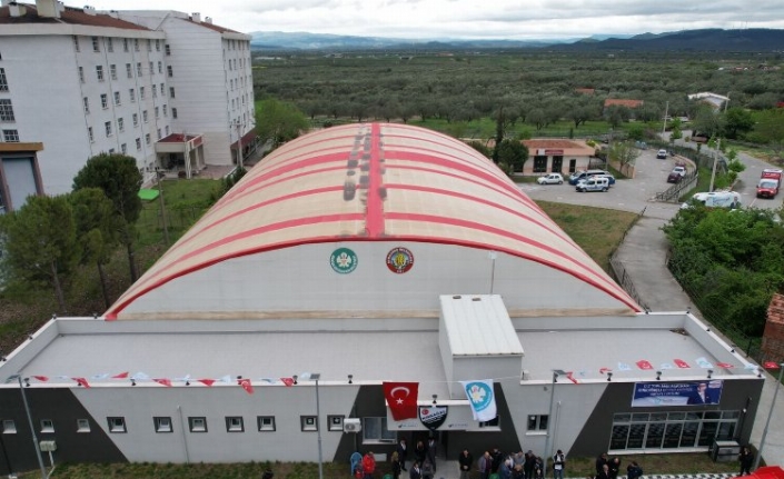 Manisa Kırkağaç kapalı halı sahaya kavuştu