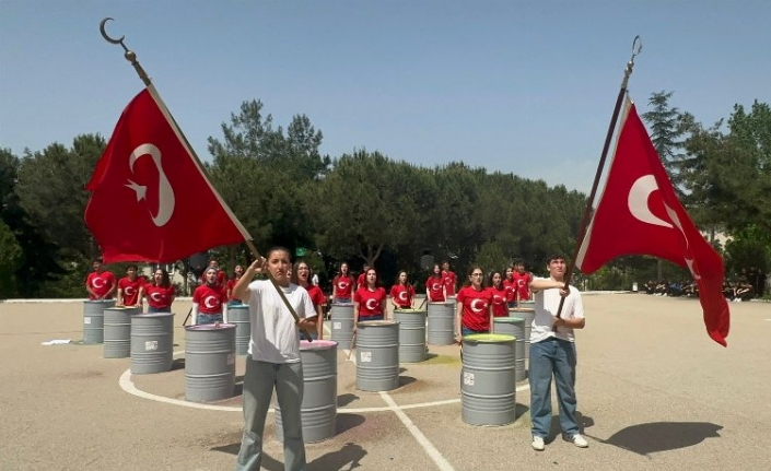 AVPAL öğrencilerinden muhteşem kutlama