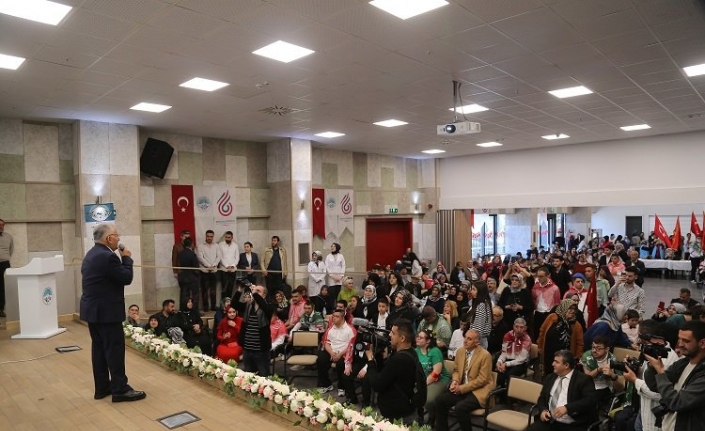 Başkan Büyükkılıç, özel gençlerin temsili askerlik kınasına katıldı