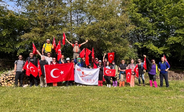 Bilecikli doğa tutkunları 19 Mayıs'ı doğada kutladı