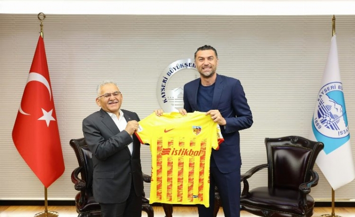 Burak Yılmaz'dan Memduh Büyükkılıç'a ziyaret