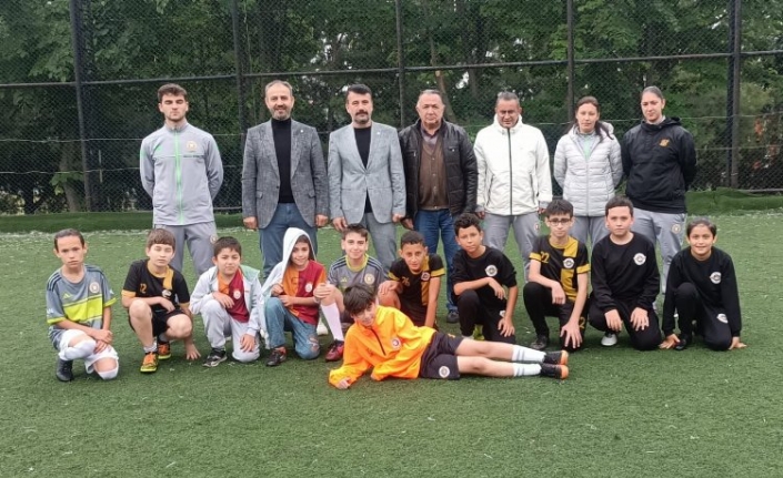 Bursa dağ yöresinde geleceğin futbolcuları yetişiyor