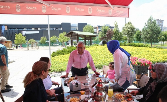 Büyükşehir’in Glütensiz Kafe’si 100 bini aşkın kişiye hizmet verdi