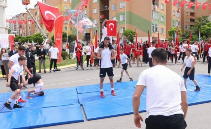 Çayırova’da 19 Mayıs coşkusu