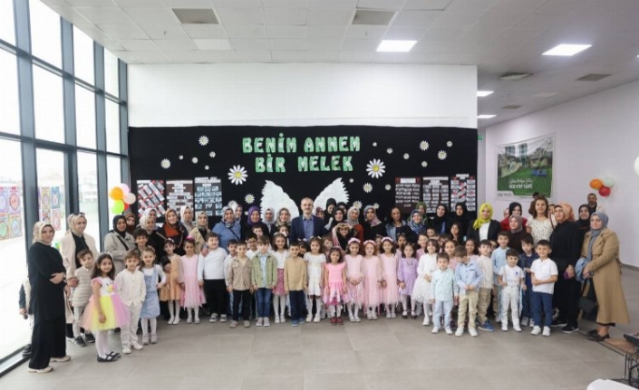 Çayırovalı miniklerden, Anneler Günü’ne özel program