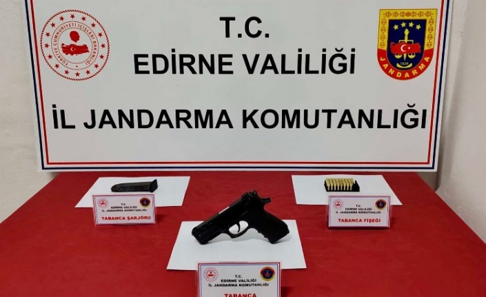 Edirne Jandarması kaçak silah ticaretini engelledi