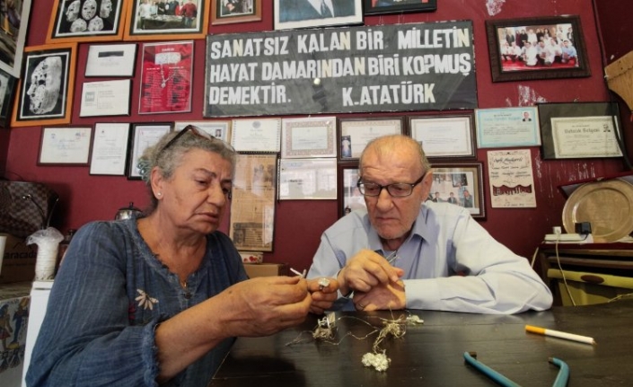 Eşi ile birlikte 70 yıldır telkariye hayat veriyorlar