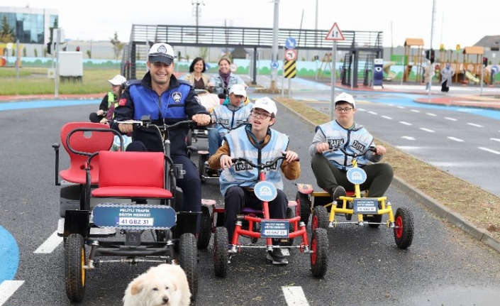 Gebze'de yeni Trafik Eğitim Merkezi'nin özel konukları