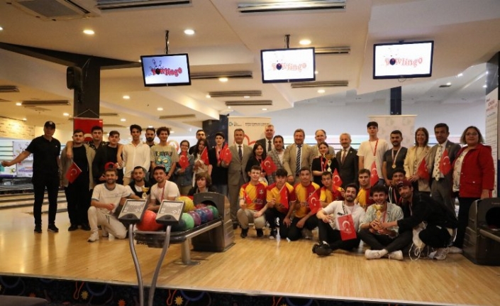 Gençler Bowling Turnuvası’nda 19 Mayıs coşkusunu yaşadı