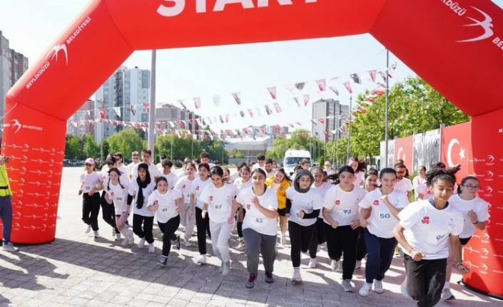 İstanbul Beylikdüzülü gençler Ata'ya koştu!